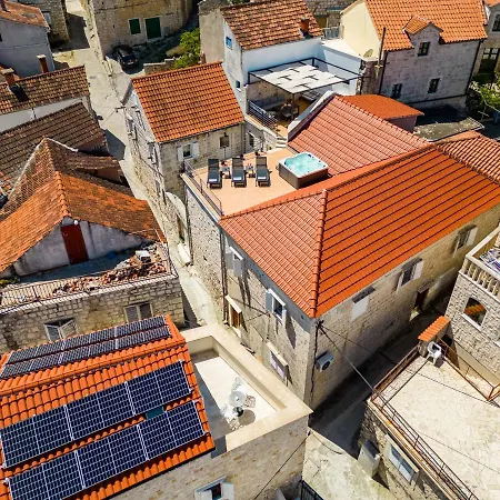 Nora - Charme Holidays Prázdninový dům Sutivan