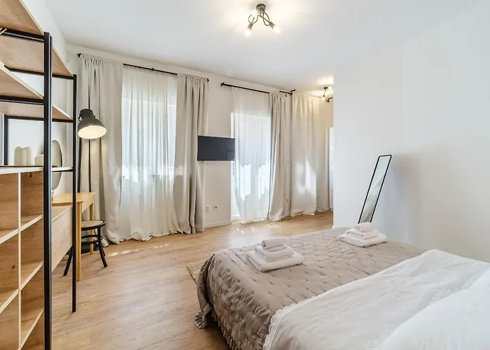 Nora - Charme Holidays スティヴァン