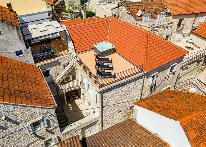 Nora - Charme Holidays Tatil Evi Sutivan