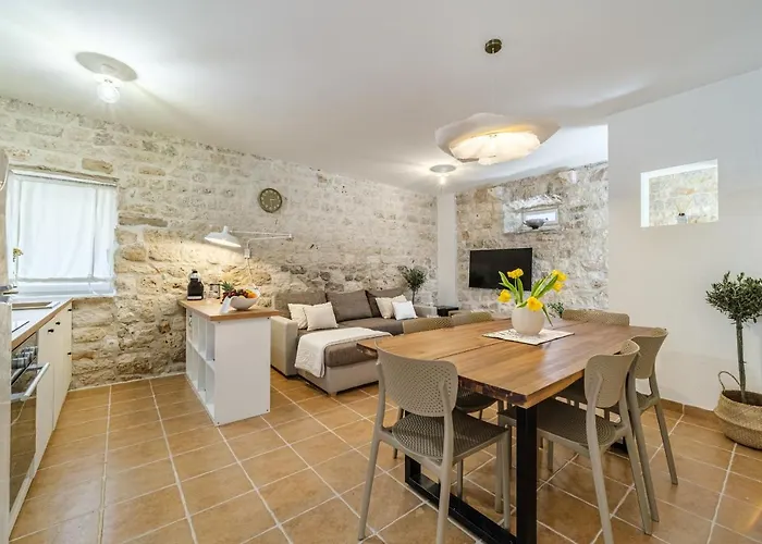 Nora - Charme Holidays Tatil Evi *