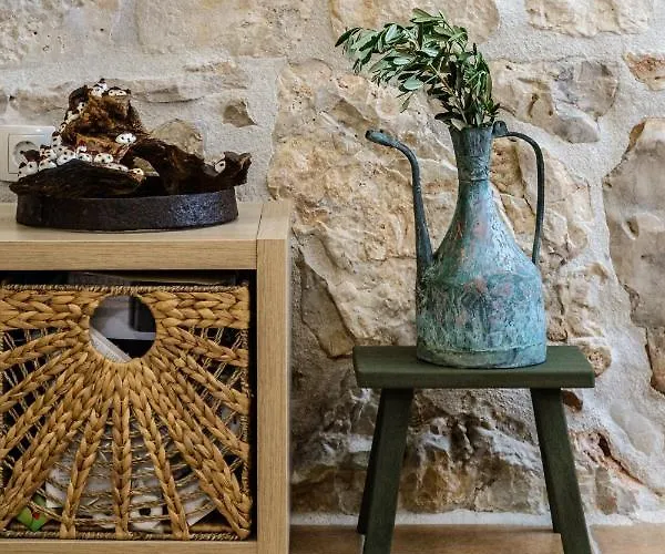 Nora - Charme Holidays Tatil Evi Sutivan